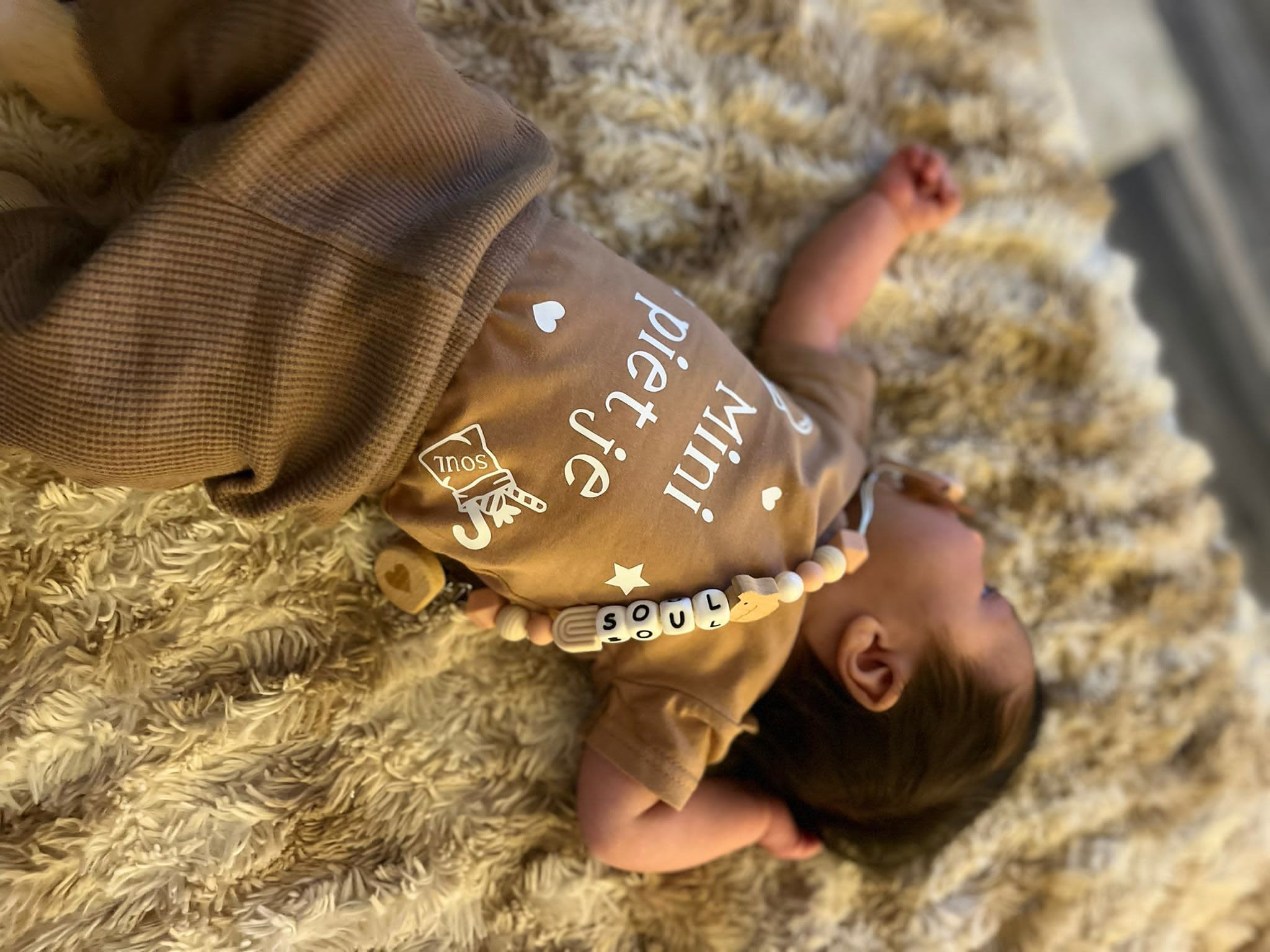 Baby Romper met tekst en Speenkoord