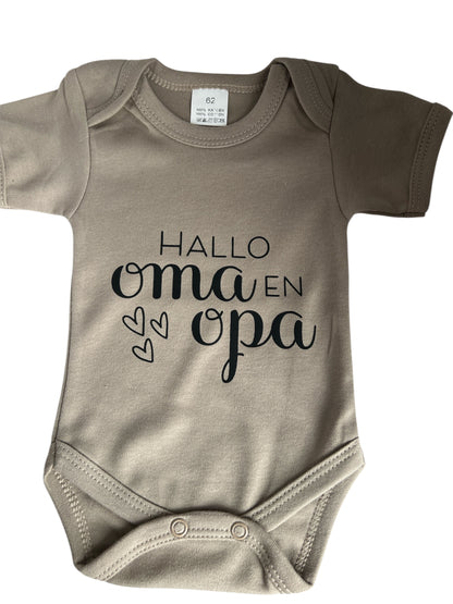 Baby romper met tekst - hallo oma en opa 