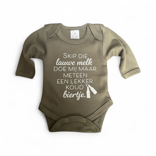 Baby romper met de tekst - Skip die lauwe melk, doe mij maar meteen een lekker koud biertje